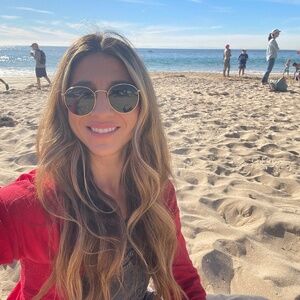 Meet your Posher, Crystal